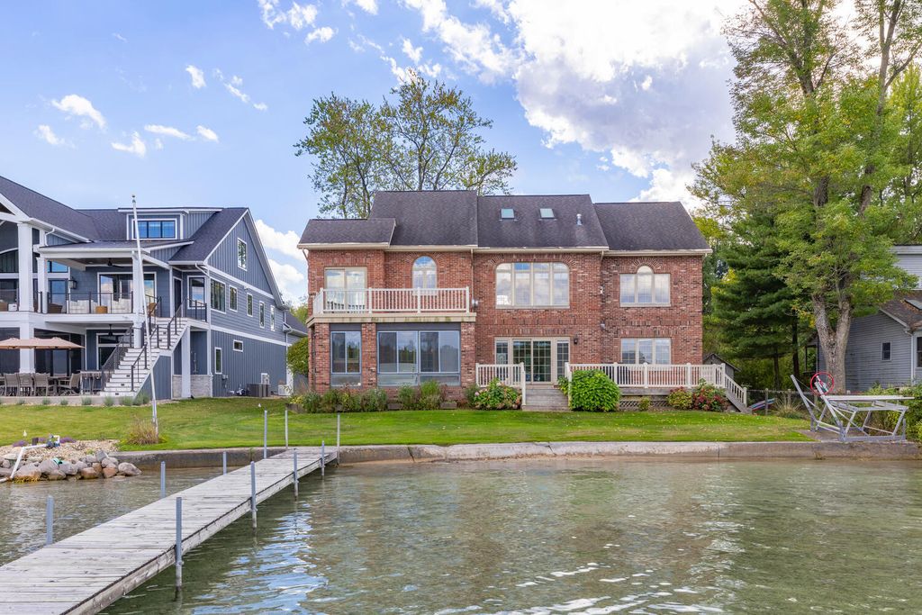 21344 Carlton Avenue, Cassopolis, MI 49031