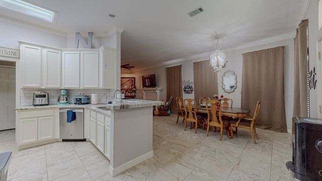 7475 Wooded Creek Drive, Beaumont, TX 77708