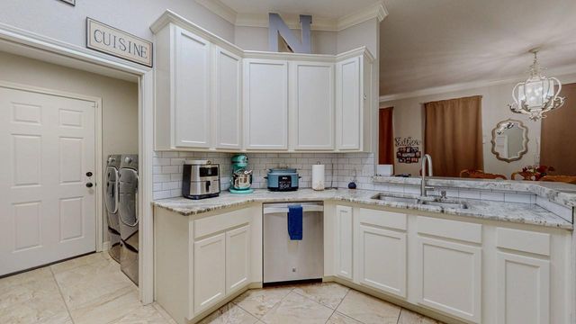 7475 Wooded Creek Drive, Beaumont, TX 77708