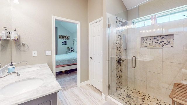 7475 Wooded Creek Drive, Beaumont, TX 77708