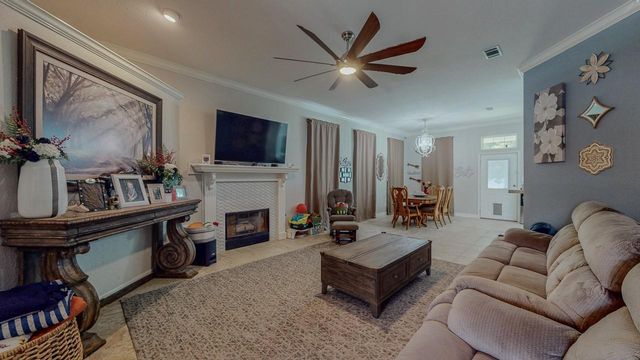 7475 Wooded Creek Drive, Beaumont, TX 77708