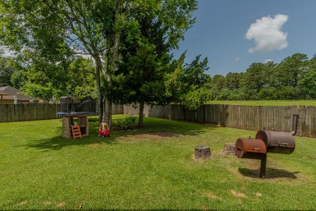 7475 Wooded Creek Drive, Beaumont, TX 77708