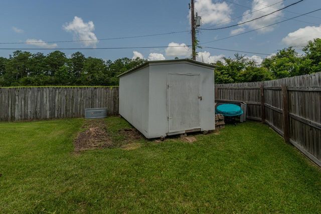 7475 Wooded Creek Drive, Beaumont, TX 77708