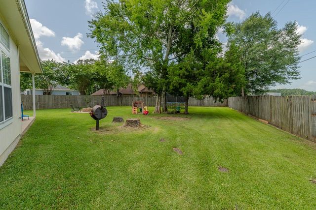 7475 Wooded Creek Drive, Beaumont, TX 77708