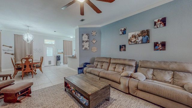 7475 Wooded Creek Drive, Beaumont, TX 77708