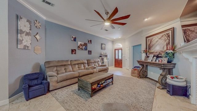 7475 Wooded Creek Drive, Beaumont, TX 77708