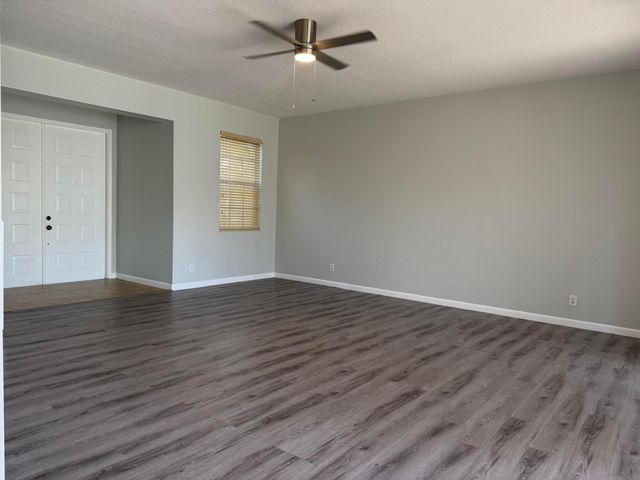 333 Berenger Walk, Royal Palm Beach, FL 33414