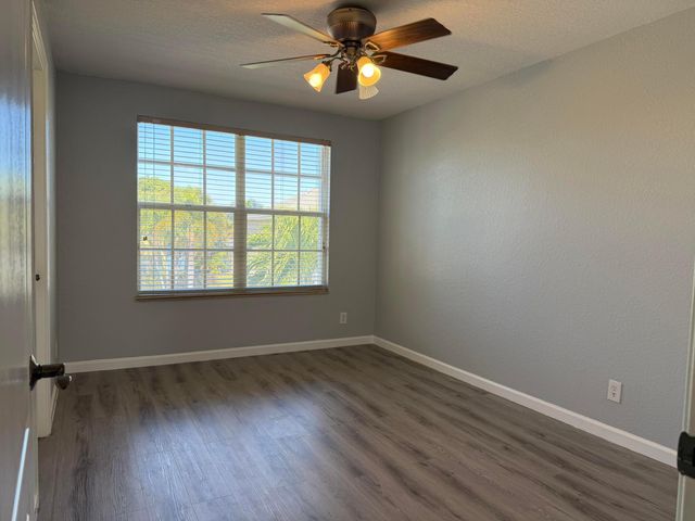 333 Berenger Walk, Royal Palm Beach, FL 33414