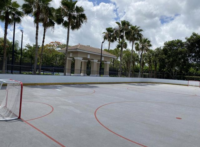 333 Berenger Walk, Royal Palm Beach, FL 33414