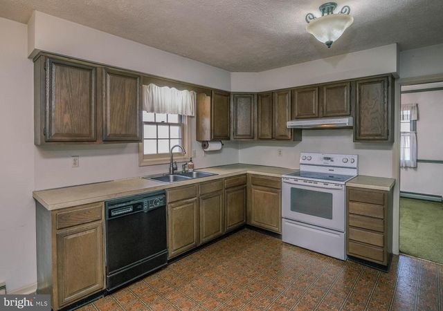 107 RICHMOND RD, Front Royal, VA 22630