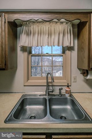 107 RICHMOND RD, Front Royal, VA 22630