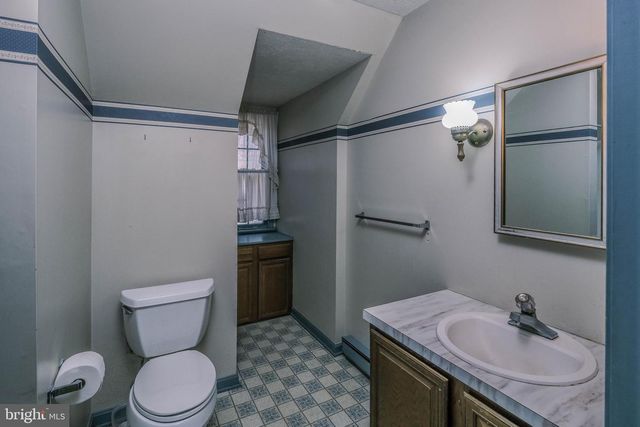 107 RICHMOND RD, Front Royal, VA 22630