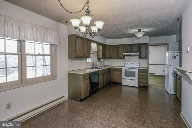 107 RICHMOND RD, Front Royal, VA 22630