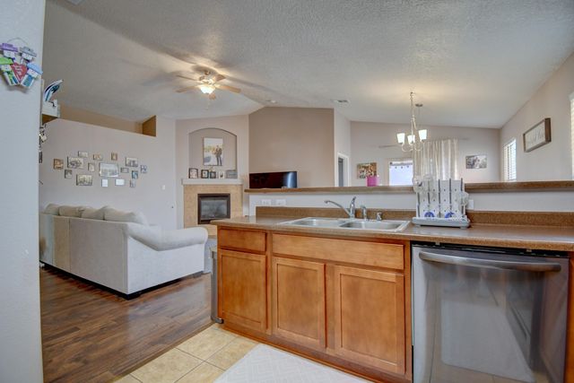 6928 N Tijeras Creek Road NW, Albuquerque, NM 87114