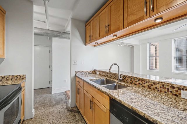 700 Church St Apt 1108, Nashville, TN 37203