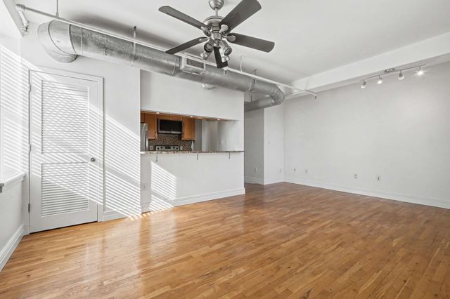 700 Church St Apt 1108, Nashville, TN 37203