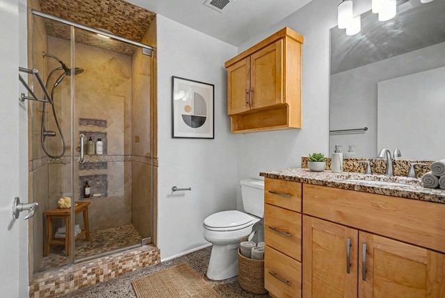 700 Church St Apt 1108, Nashville, TN 37203