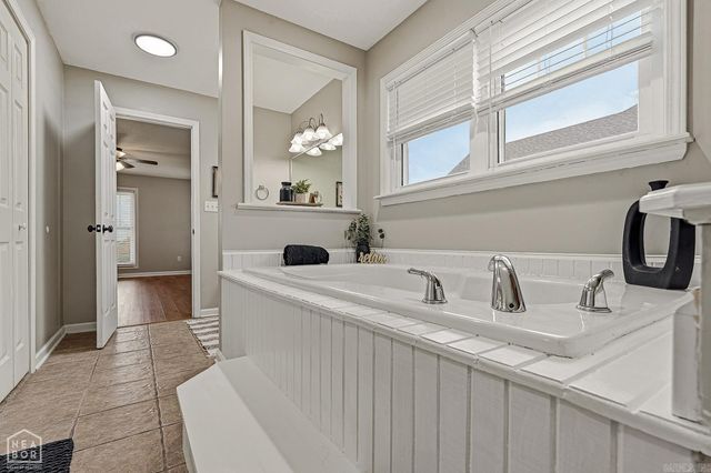 1201 Kirkwood Drive, Paragould, AR 72450