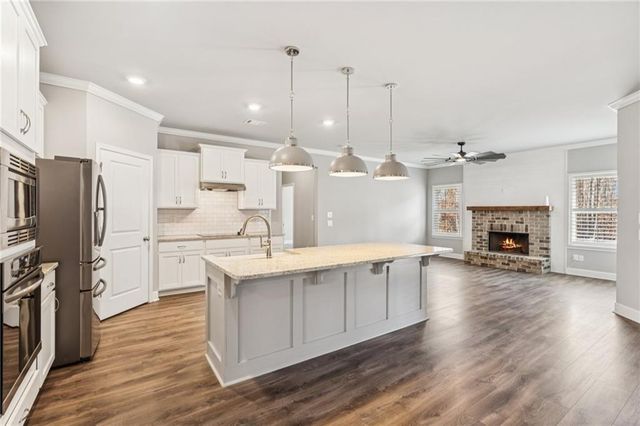 8711 Hardwood Trl, Lula, GA 30554