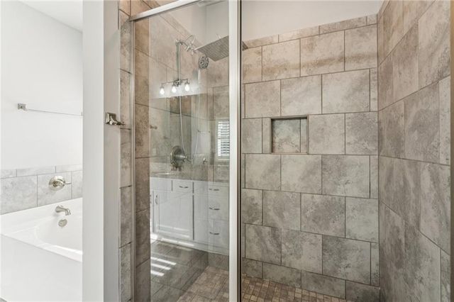 8711 Hardwood Trl, Lula, GA 30554