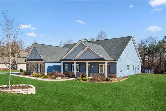 8711 Hardwood Trl, Lula, GA 30554