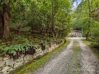 812 Crab Creek Road, Hendersonville, NC 28739