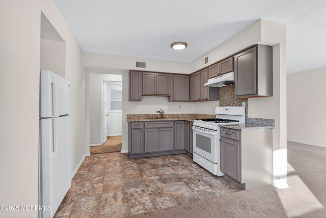 2137 8th Avenue 7E, Sea Girt, NJ 08750