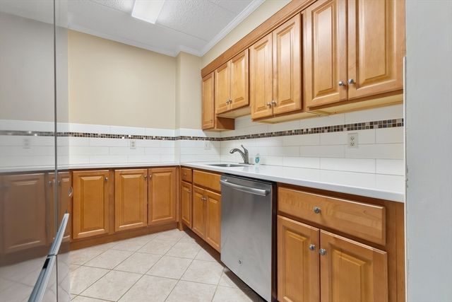 180 Green St 101, Melrose, MA 02176