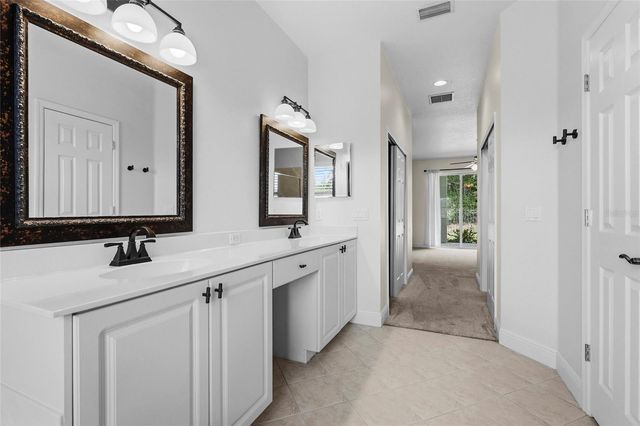 8307 PLANTERS KNOLL TER, Bradenton, FL 34201