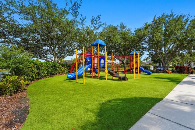 8307 PLANTERS KNOLL TER, Bradenton, FL 34201