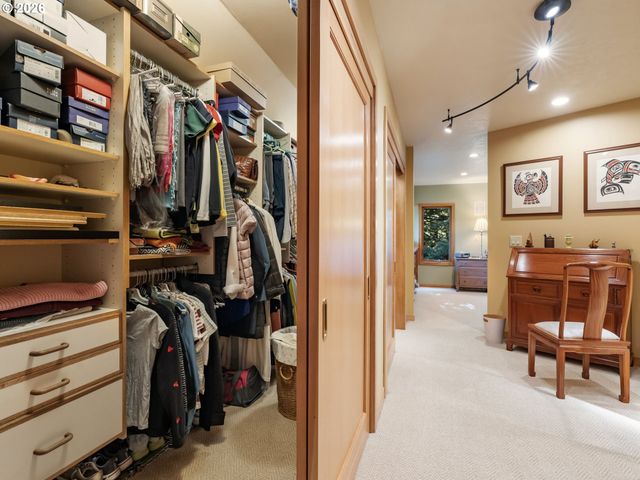 6019 Sw WOODS Ct, Portland, OR 97221