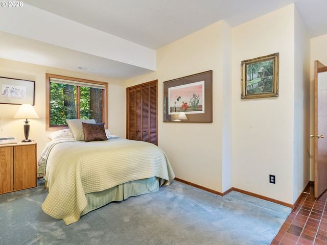 6019 Sw WOODS Ct, Portland, OR 97221