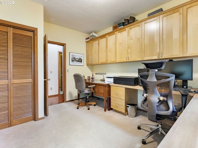 6019 Sw WOODS Ct, Portland, OR 97221