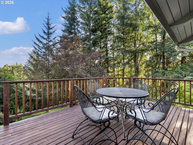 6019 Sw WOODS Ct, Portland, OR 97221