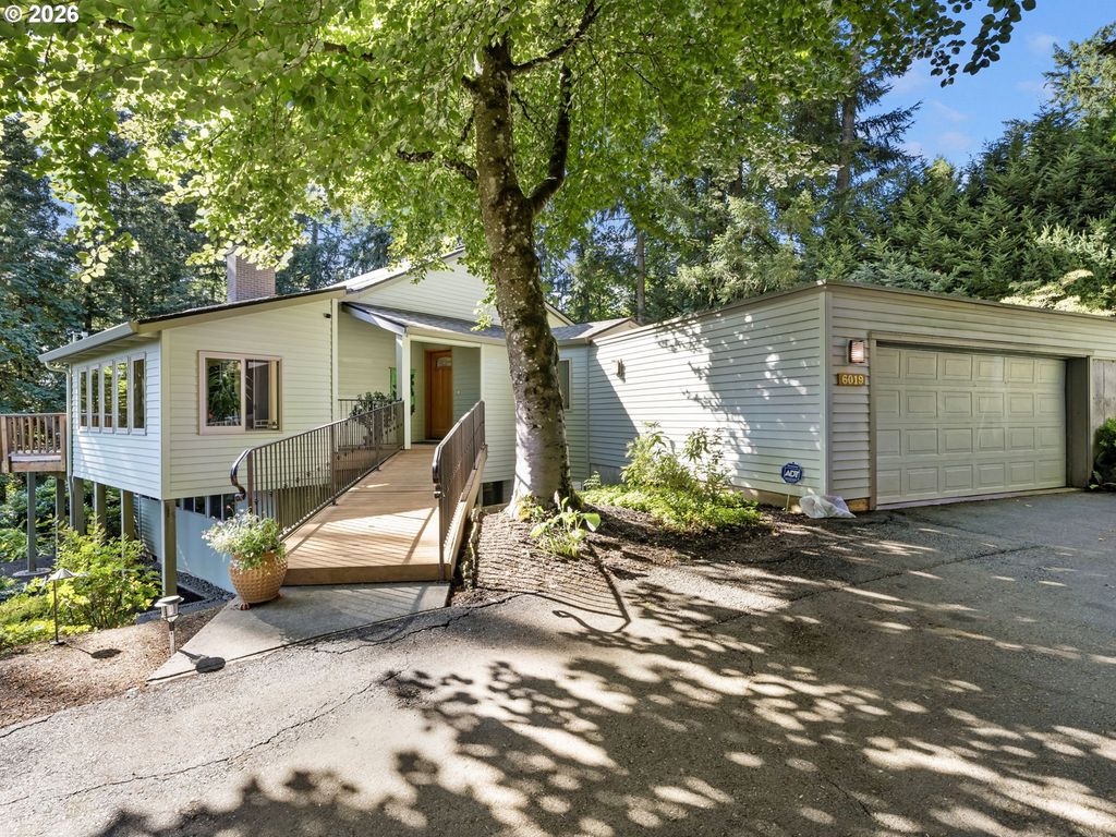 6019 Sw WOODS Ct, Portland, OR 97221