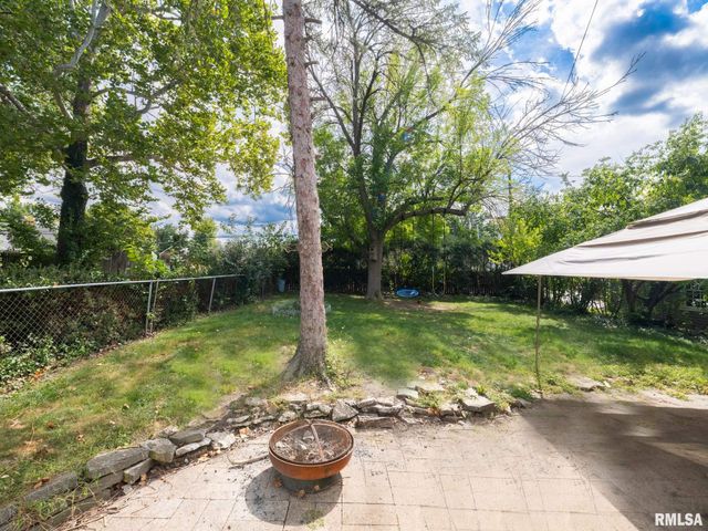 136 E OAK PARK Drive, Peoria, IL 61614