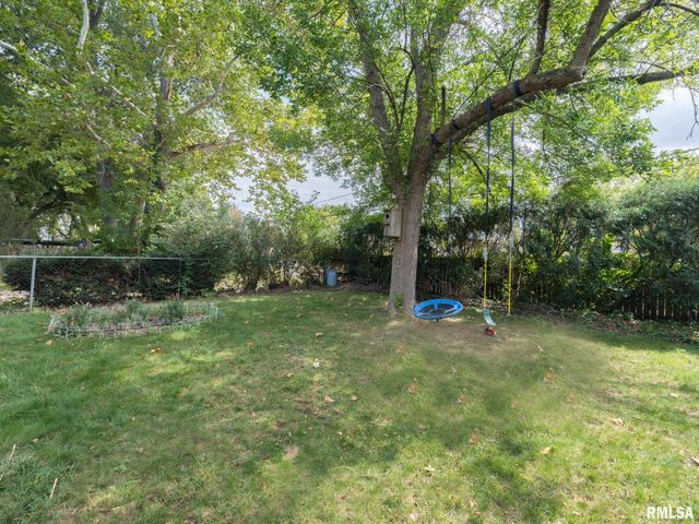 136 E OAK PARK Drive, Peoria, IL 61614