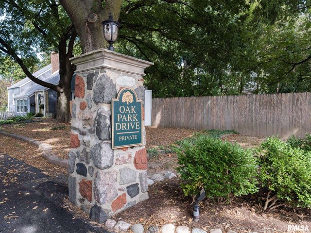 136 E OAK PARK Drive, Peoria, IL 61614