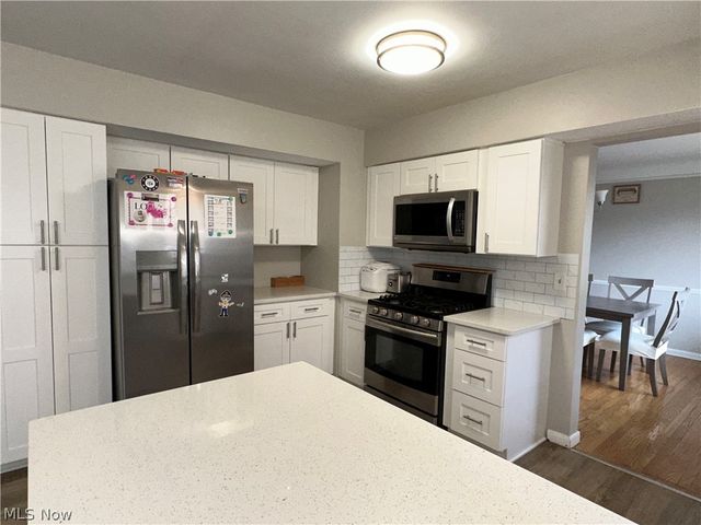 6506 Fairweather Drive, Cleveland, OH 44130