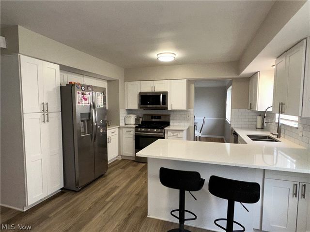 6506 Fairweather Drive, Cleveland, OH 44130