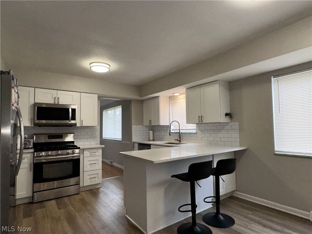 6506 Fairweather Drive, Cleveland, OH 44130