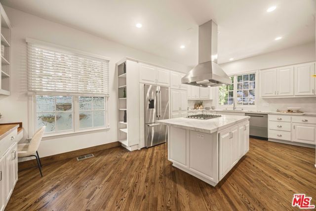 540 Dryad Road, Los Angeles, CA 90402