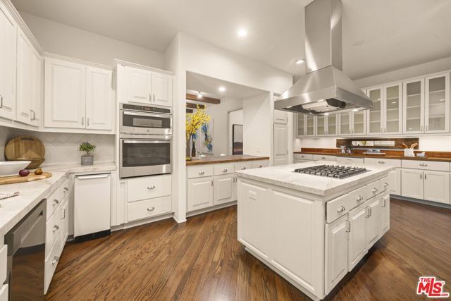 540 Dryad Road, Los Angeles, CA 90402
