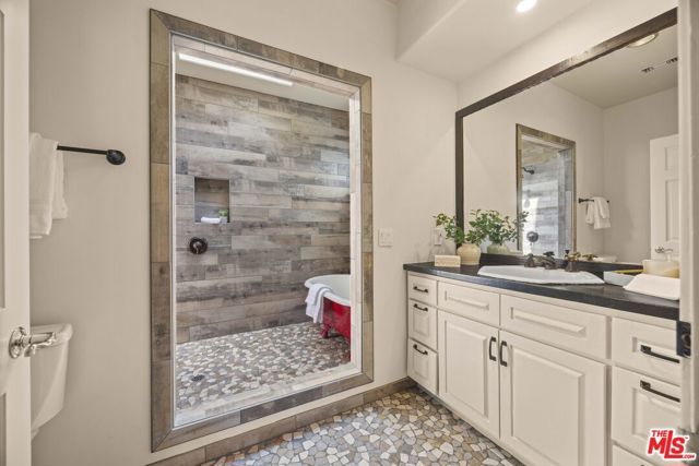 540 Dryad Road, Los Angeles, CA 90402