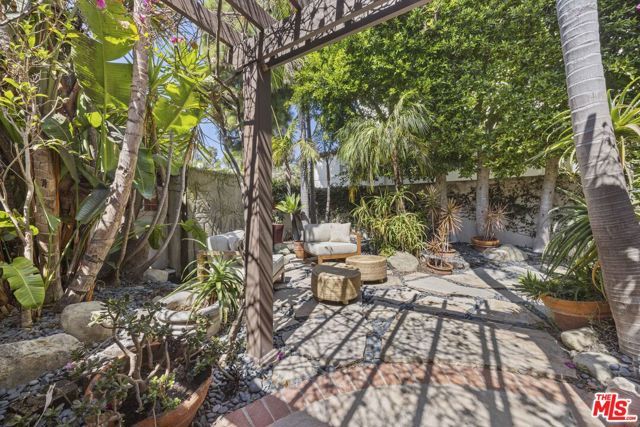 540 Dryad Road, Los Angeles, CA 90402