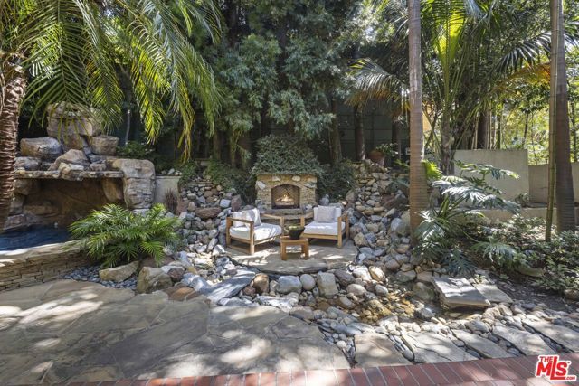540 Dryad Road, Los Angeles, CA 90402