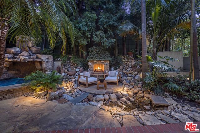 540 Dryad Road, Los Angeles, CA 90402
