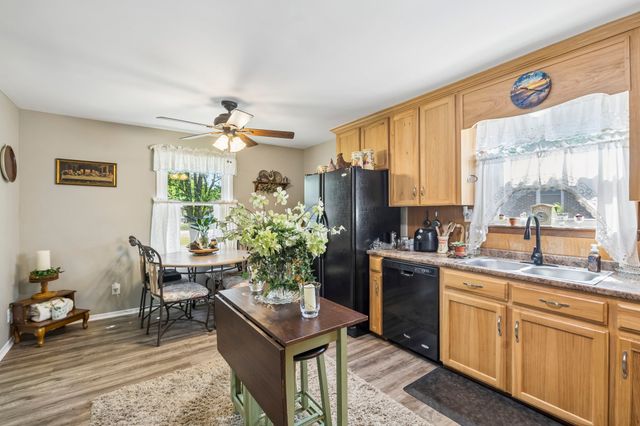 302 Highland Dr, Tullahoma, TN 37388