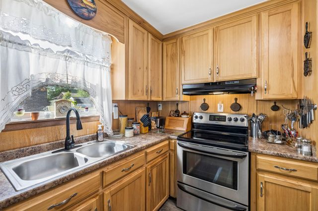 302 Highland Dr, Tullahoma, TN 37388