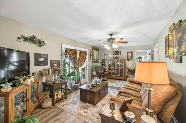 302 Highland Dr, Tullahoma, TN 37388